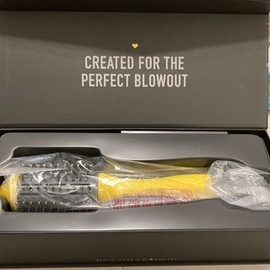 Drybar The Single Shot round blow-dryer brush